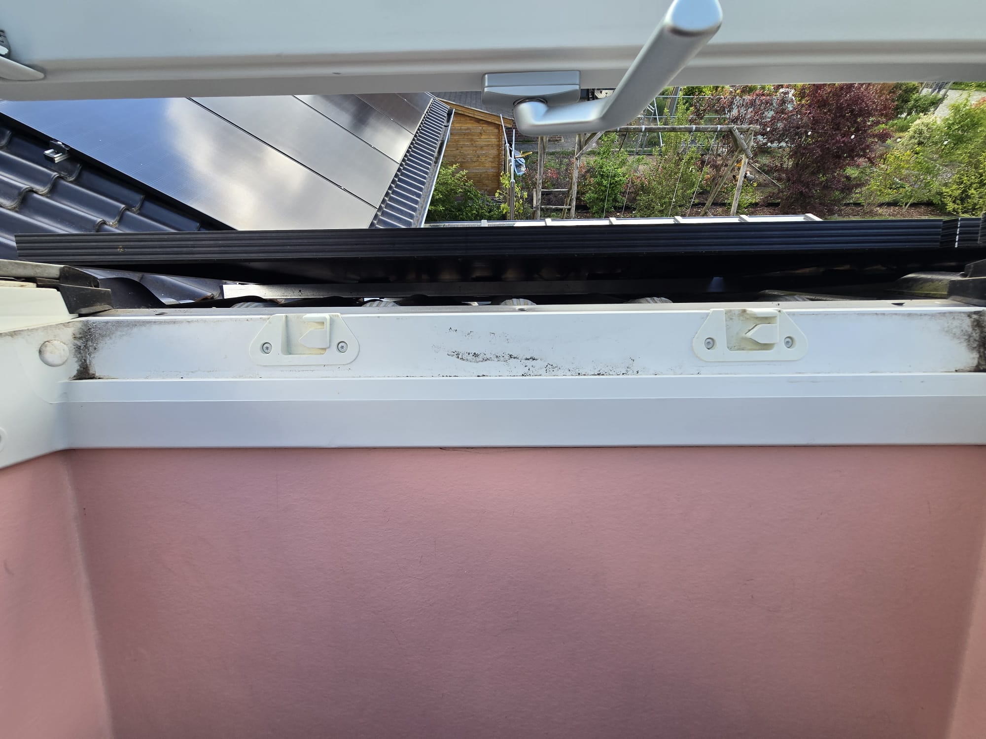 Dachfenster vor der Glasreinigung