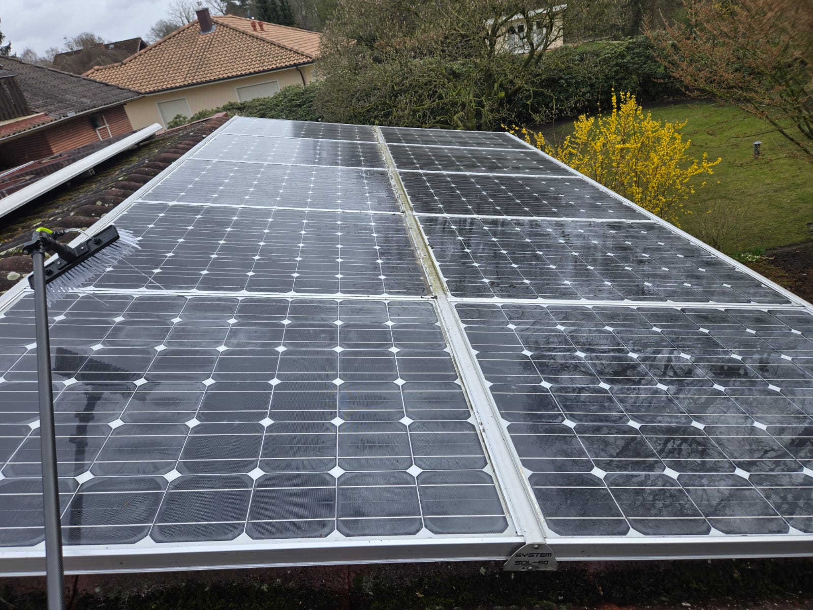 Zweite PV-Anlage vor der Reinigung