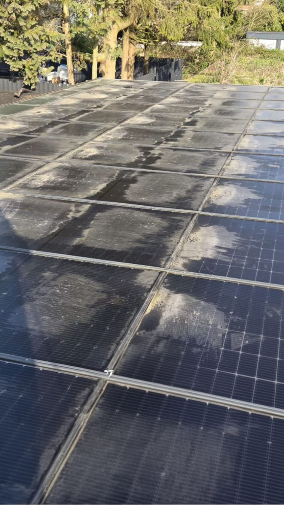 Dritte PV-Anlage vor der Reinigung